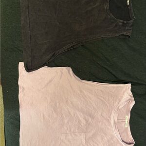 Set of 2 athletic tanks